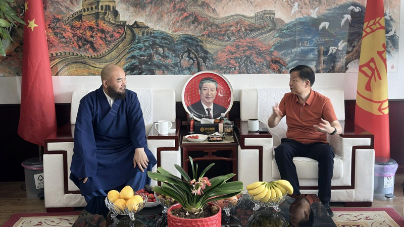 東華禪寺萬(wàn)行法師到訪岳氏集團(tuán)，禪文化與素食產(chǎn)業(yè)碰撞新“火花”
